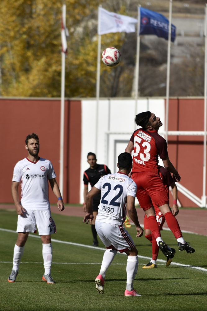 Gümüş 3 puanı 3 golle aldı: 3-2 42