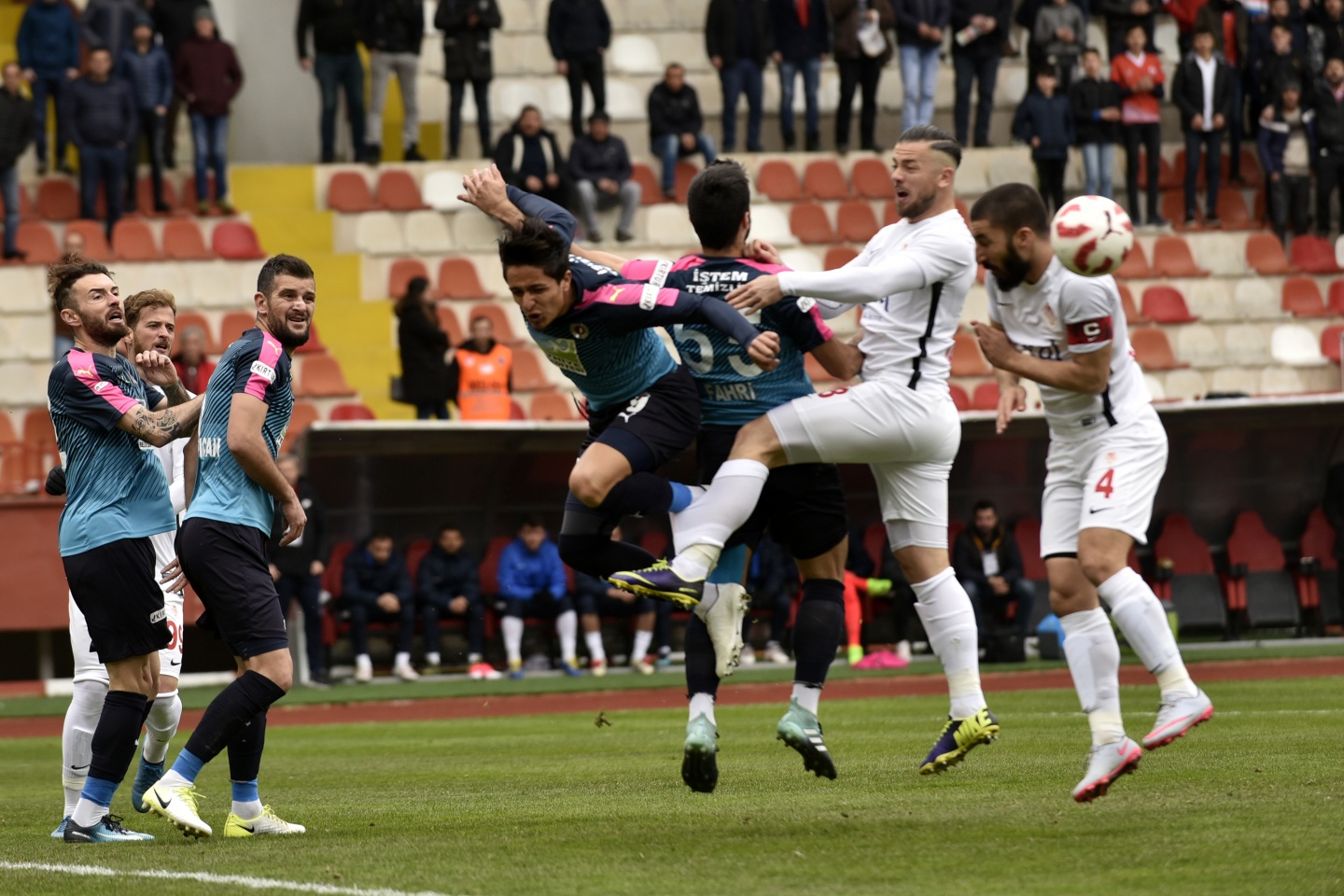 Gümüş'ten muhteşem dönüş: 4-1 75