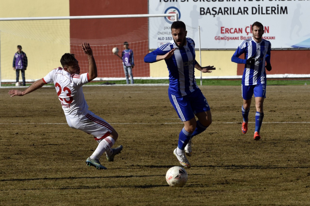 Gümüş hakeme rağmen: 2-2 29