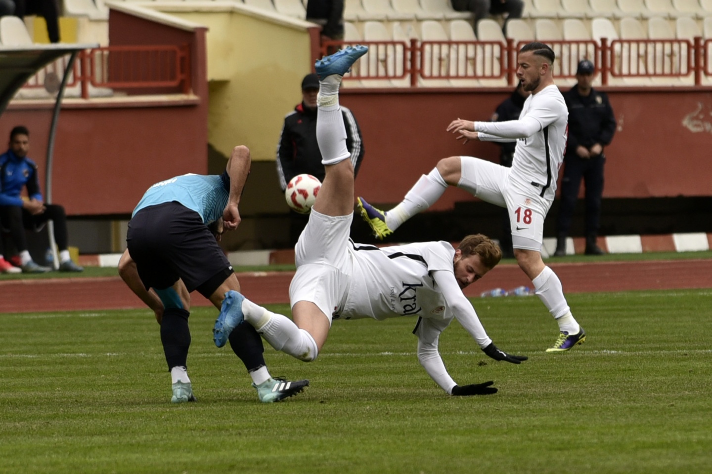 Gümüş'ten muhteşem dönüş: 4-1 72