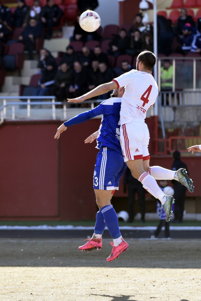 Gümüş hakeme rağmen: 2-2 30