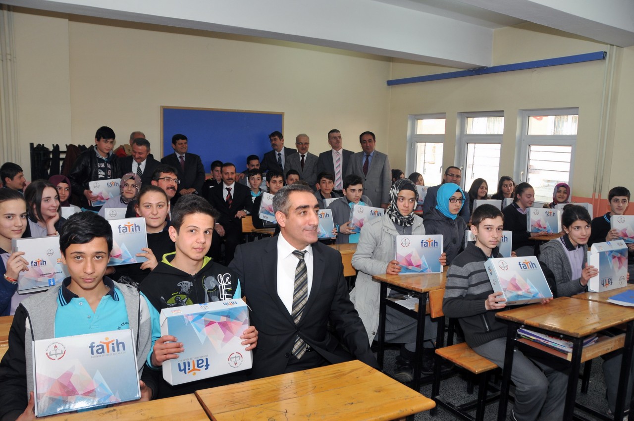 Gümüşhane'de Öğretmen Ve Öğrencilere 578 Tablet Bilgisayar Dağıtıldı 2