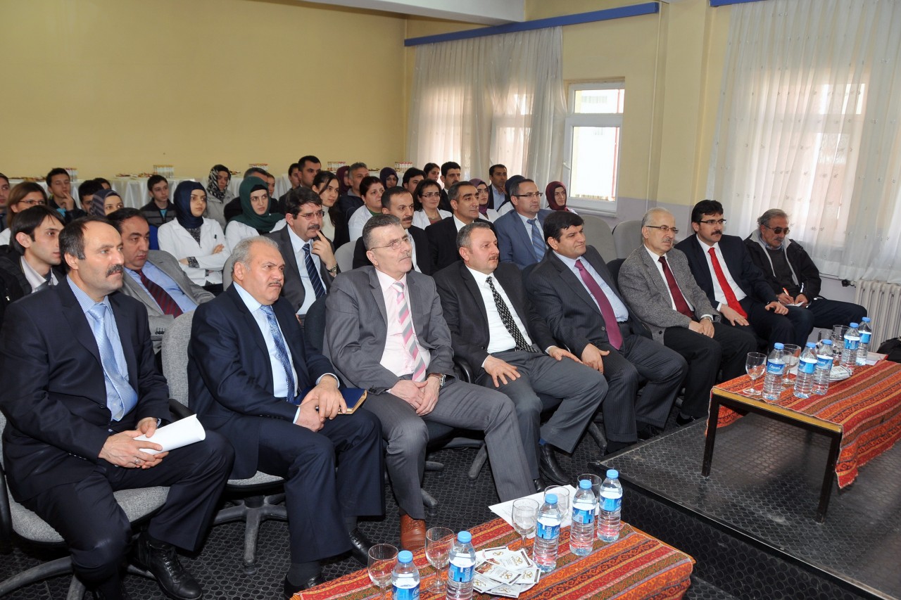 Gümüşhane'de Öğretmen Ve Öğrencilere 578 Tablet Bilgisayar Dağıtıldı 3