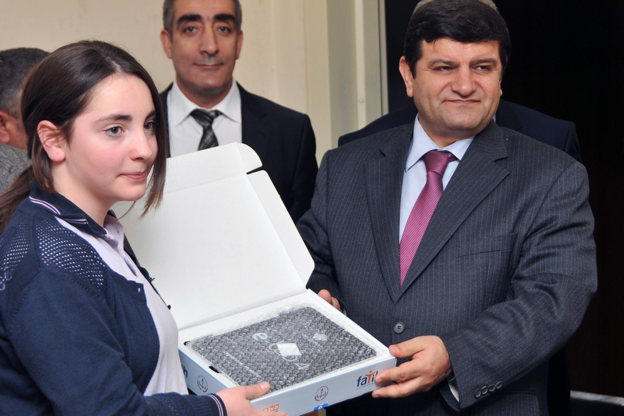 Gümüşhane'de Öğretmen Ve Öğrencilere 578 Tablet Bilgisayar Dağıtıldı 6