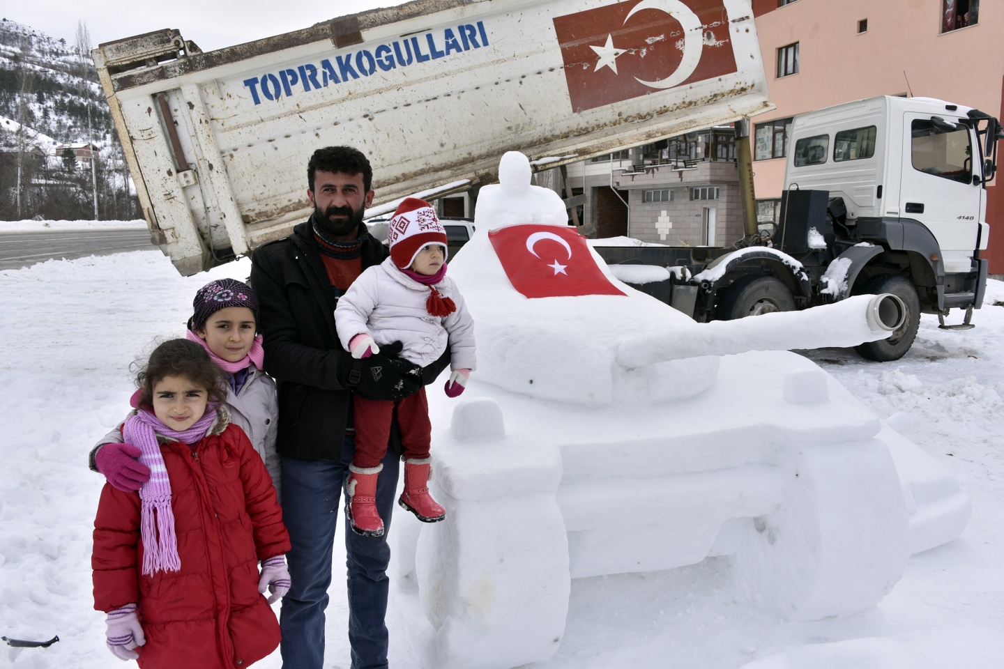 15 Temmuz’u kardan heykellerle anlattı 14