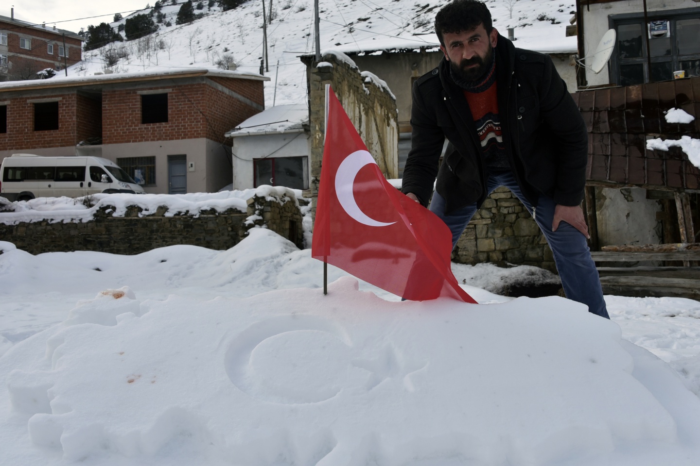 15 Temmuz’u kardan heykellerle anlattı 1