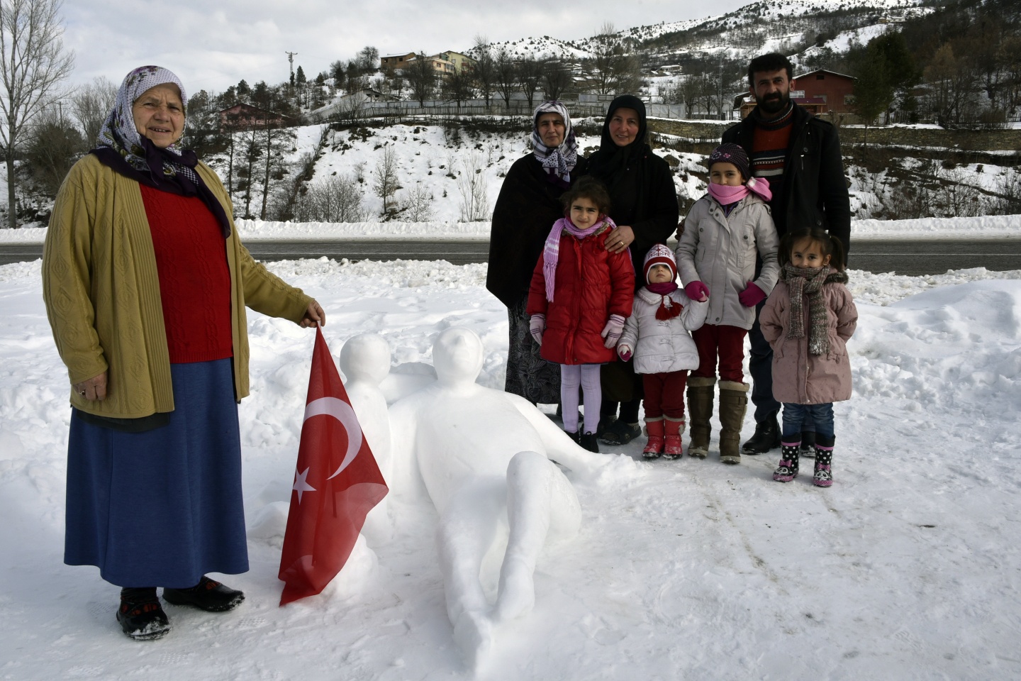 15 Temmuz’u kardan heykellerle anlattı 6