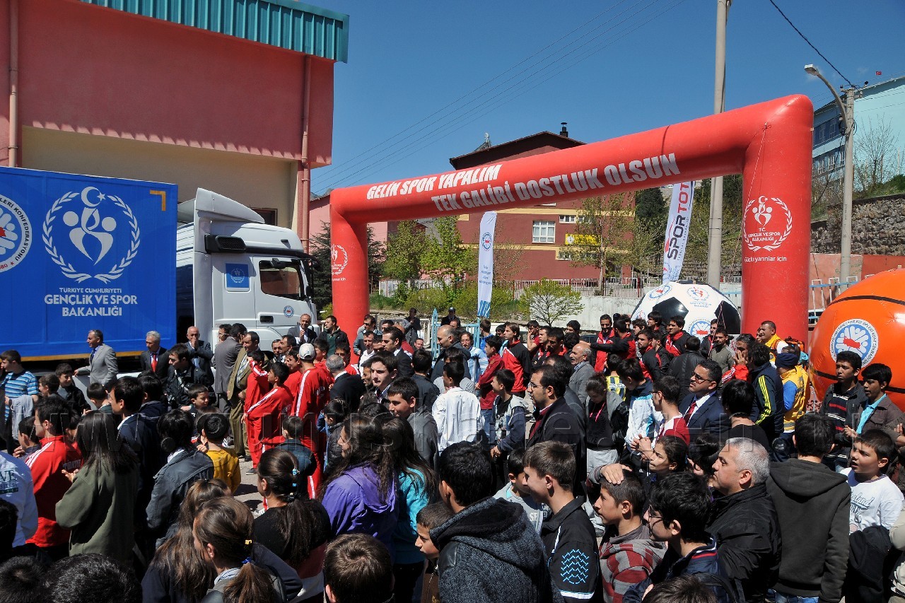 Spor Tırı Gümüşhane'de  1