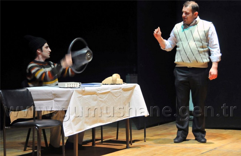 'Deliler' Gümüşhane'de Sahnelendi 5