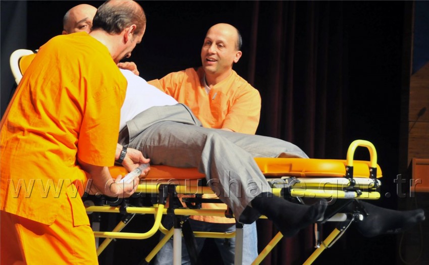 Kalp Krizi Değil, Gülme Krizi 4