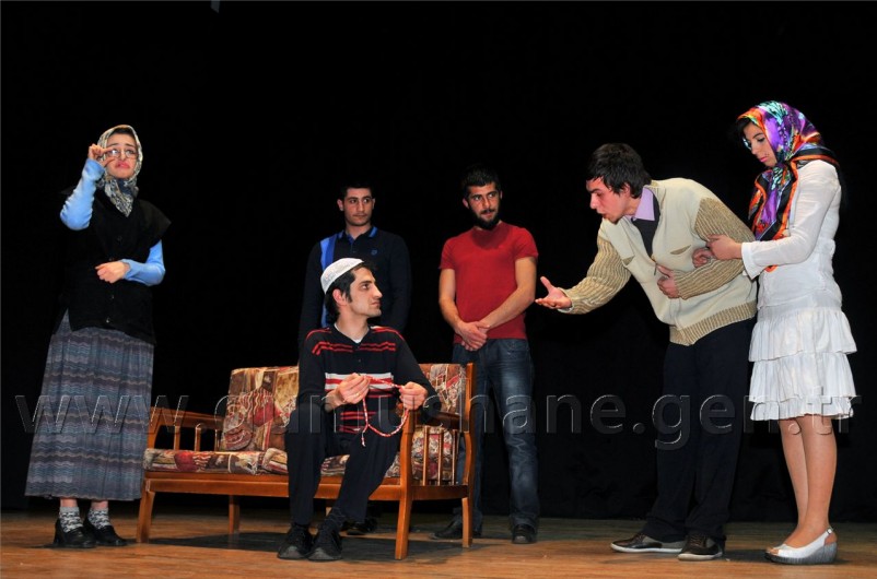 'Deliler' Gümüşhane'de Sahnelendi 8