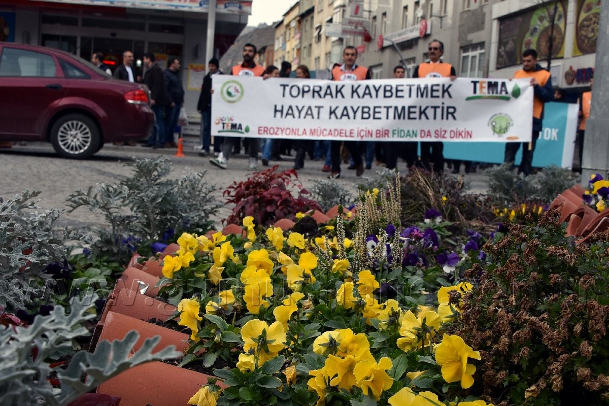 Gümüşhane'de Toprağa Saygı Yürüyüşü Düzenlendi 3