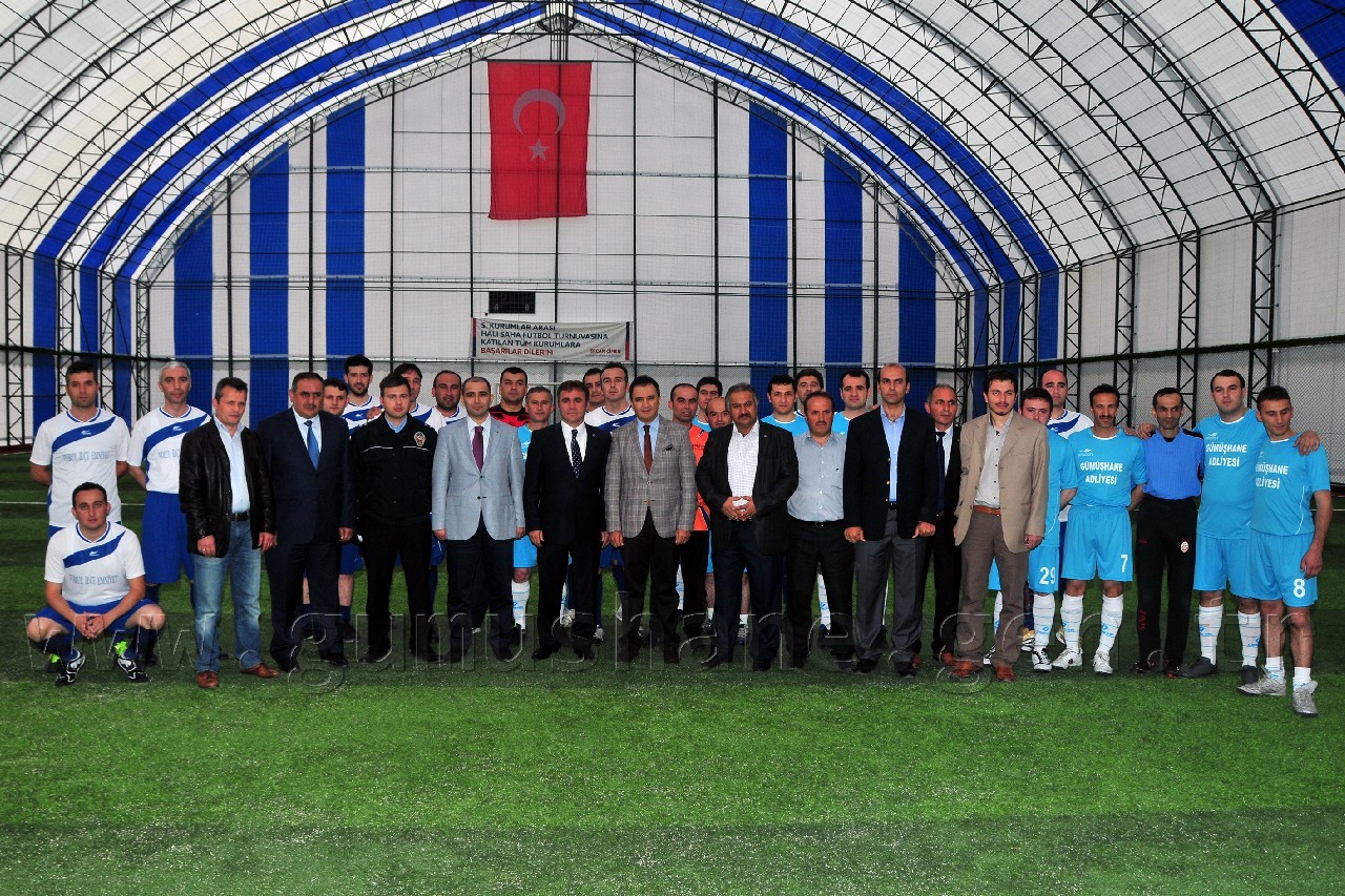Gümüşhane'de 5. Kurumlararası Halısaha Futbol Turnuvası Başladı 1