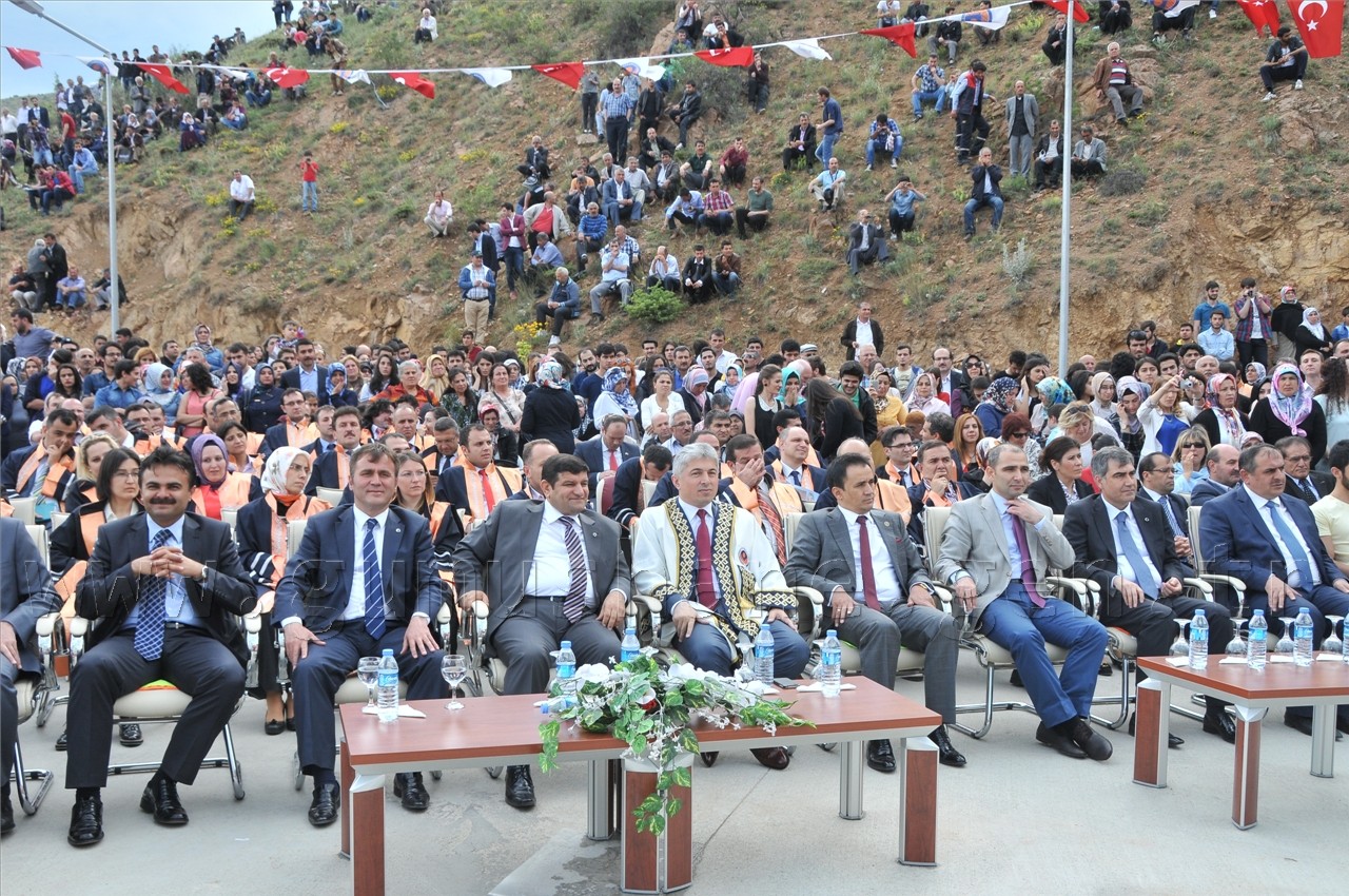 Gümüşhane Üniversitesinde 6. Mezuniyet Coşkusu 12