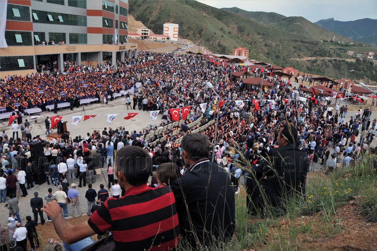 Gümüşhane Üniversitesinde 6. Mezuniyet Coşkusu 2