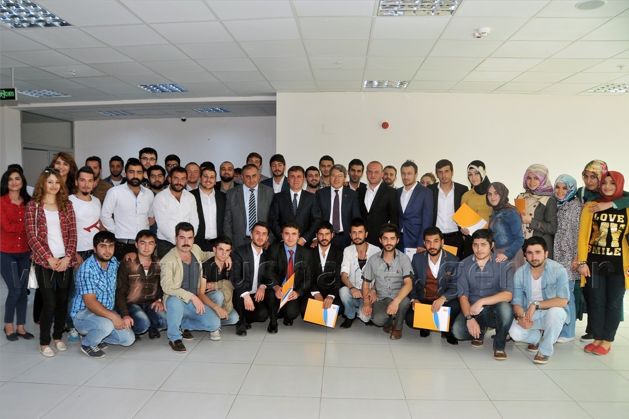 Milletvekili Üstün'den Üniversite Öğrencilerine Teşekkür Yemeği 1