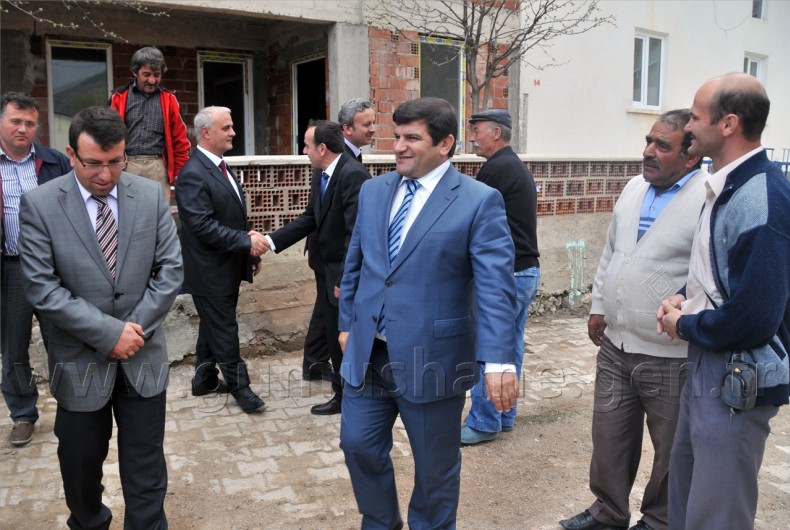 Vali Mayda Köy Gezilerini Sürdürüyor 3