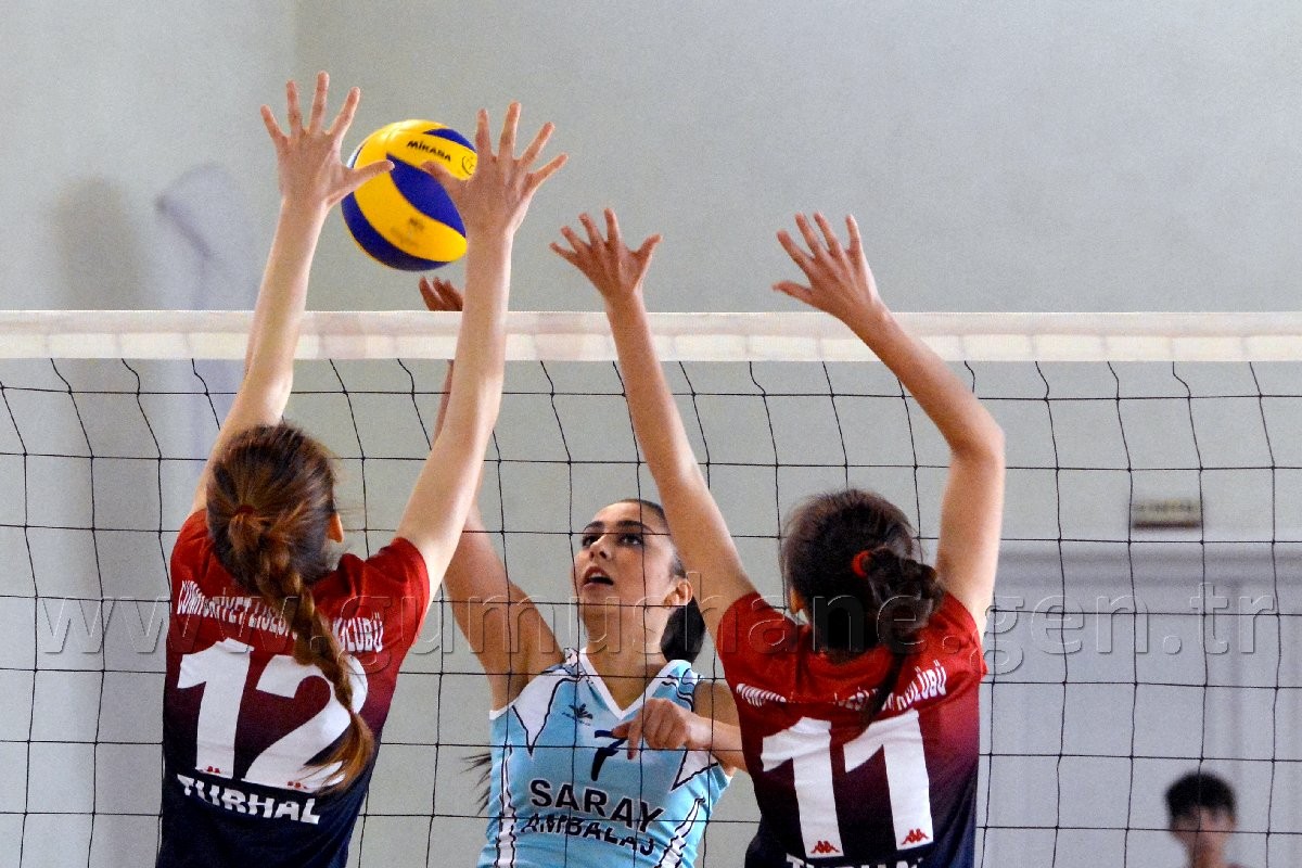 Gümüş Kızlar Yüzümüzü Güldürdü: 3-1 45