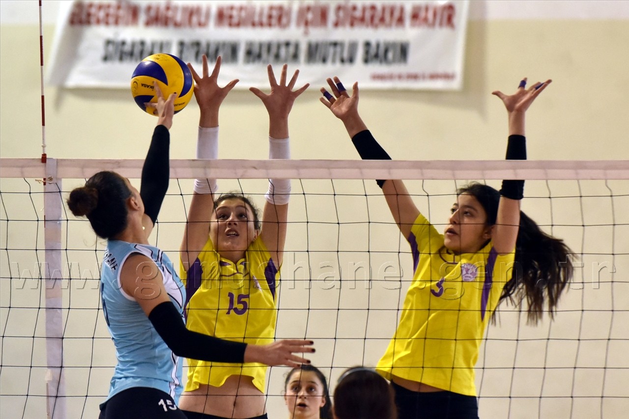 Gümüş Kızlar'dan altın değerinde galibiyet: 3-1 1