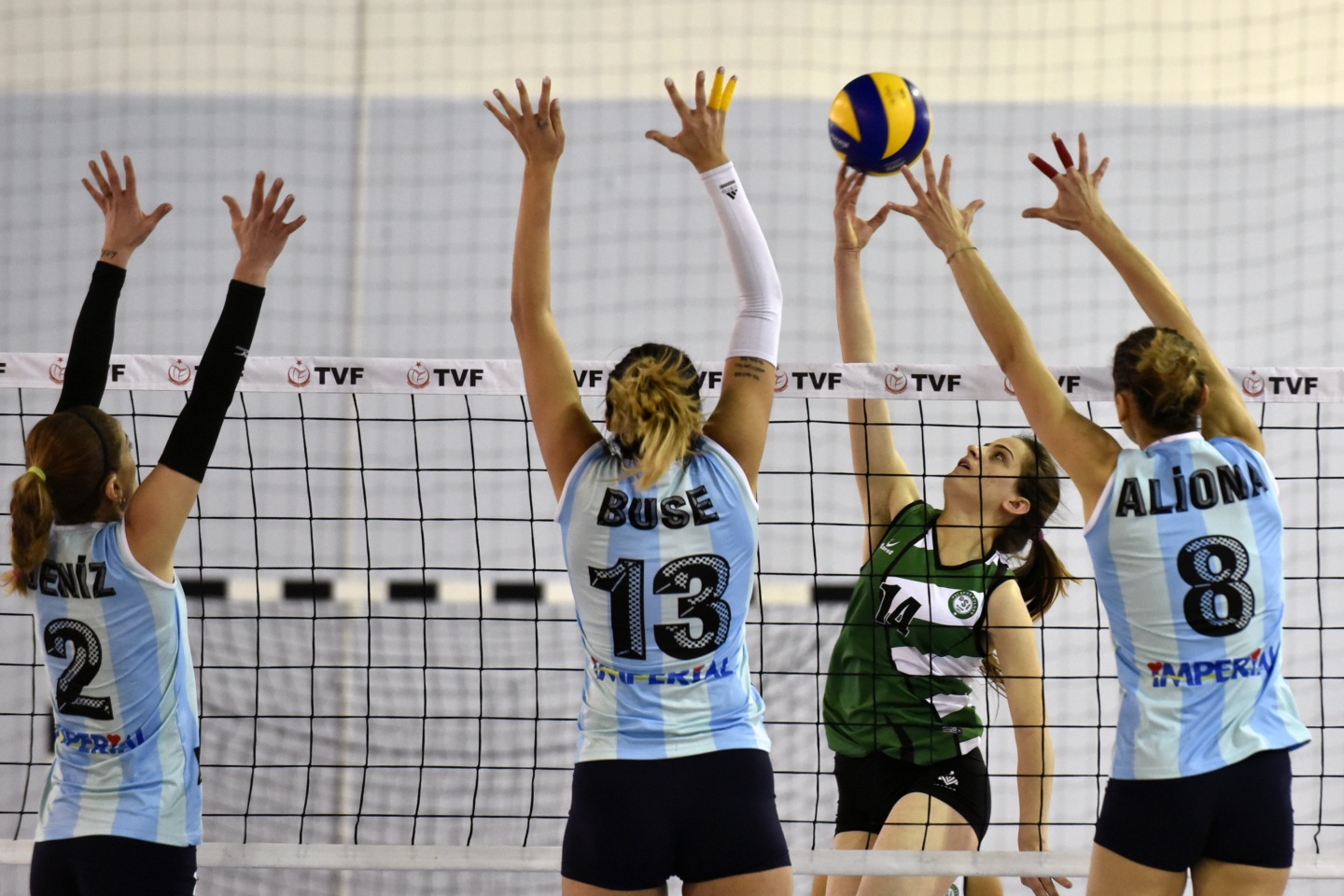 Gümüş Kızlar seriye devam dedi: 3-0 26