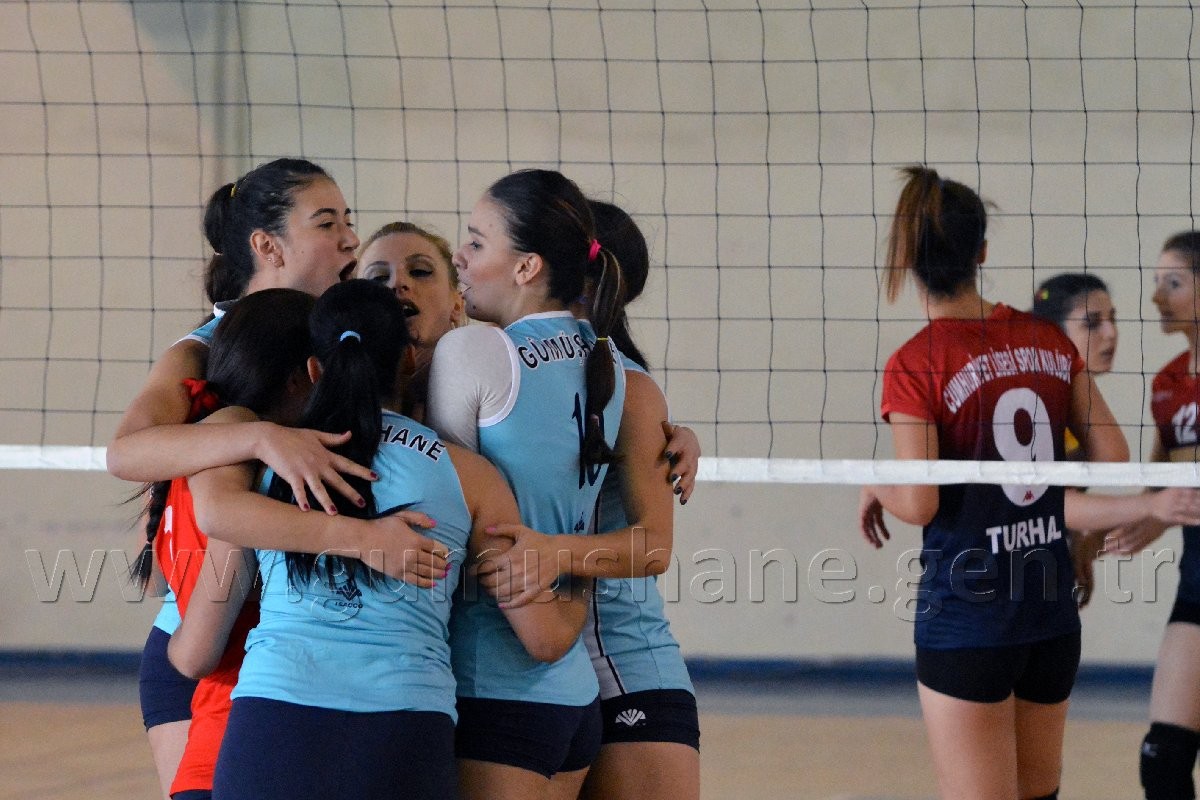 Gümüş Kızlar Yüzümüzü Güldürdü: 3-1 34