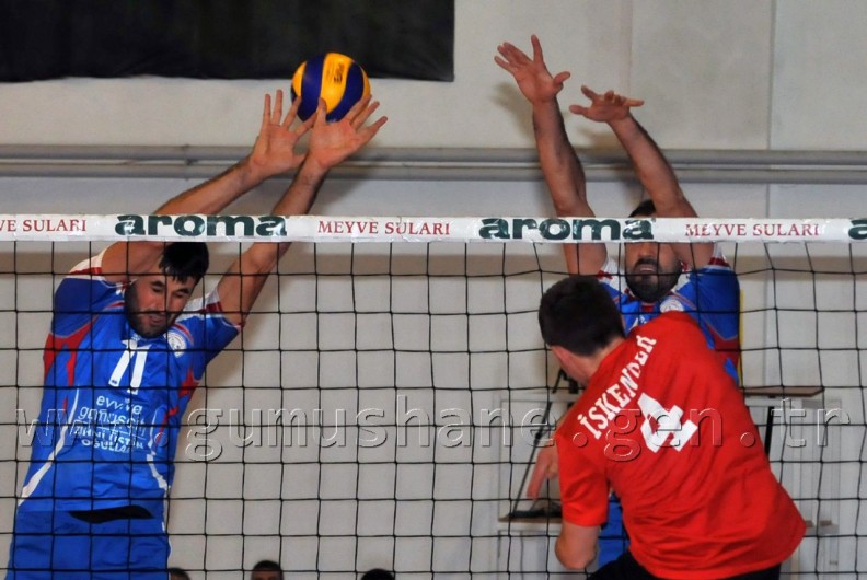 Torul Gençlerbirliği: 3 - Niksar Belediyespor: 0 2