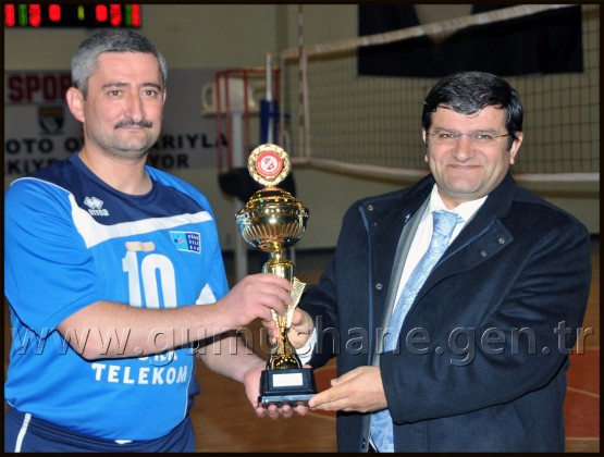 Voleybol'da son gülen Türk Telekom oldu 3
