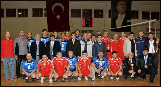 Voleybol'da son gülen Türk Telekom oldu 4