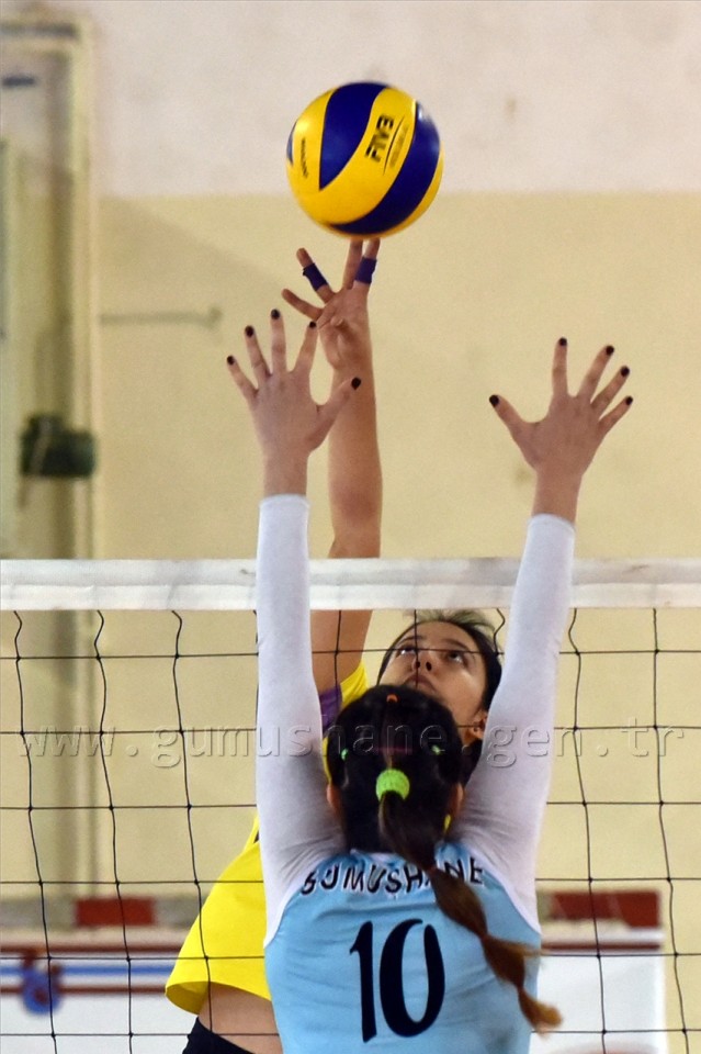 Gümüş Kızlar'dan altın değerinde galibiyet: 3-1 4