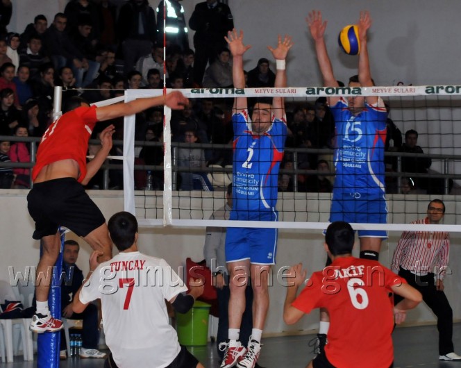 Torul Gençlerbirliği: 3 - Niksar Belediyespor: 0 4