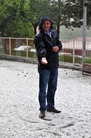 Gümüşhane Yaz Günü Beyaza Büründü 2