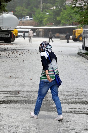 Gümüşhane Yaz Günü Beyaza Büründü 4