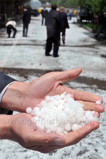 Gümüşhane Yaz Günü Beyaza Büründü 6