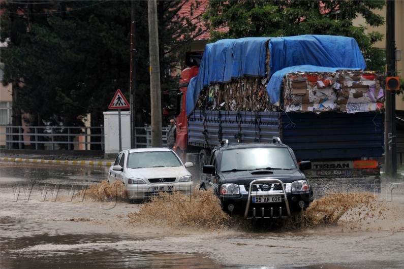 Gümüşhane Yaz Günü Beyaza Büründü 9