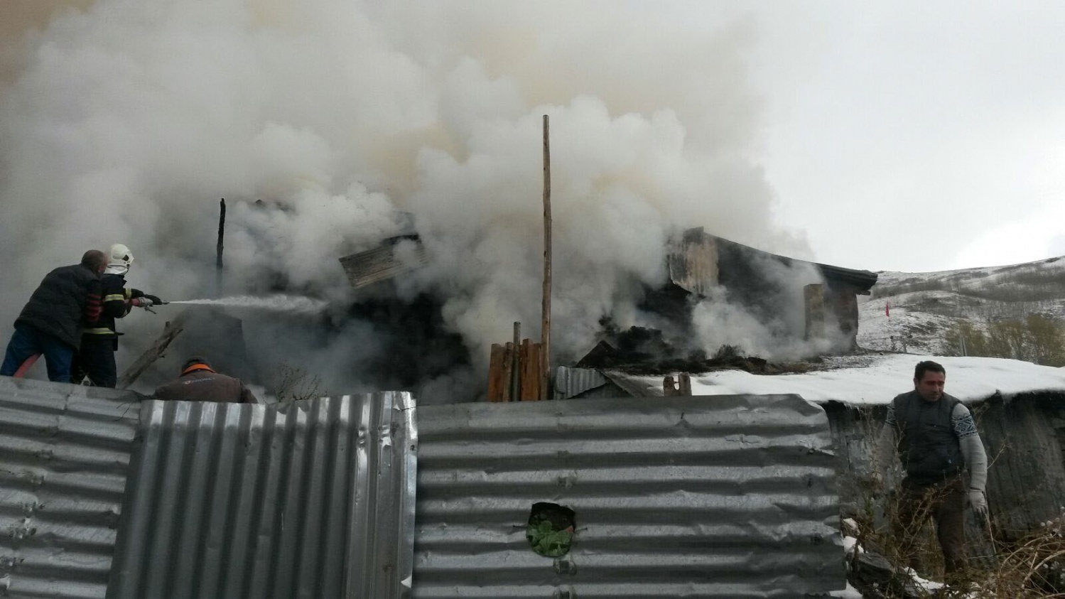 Gümüşhane’de yangın 8