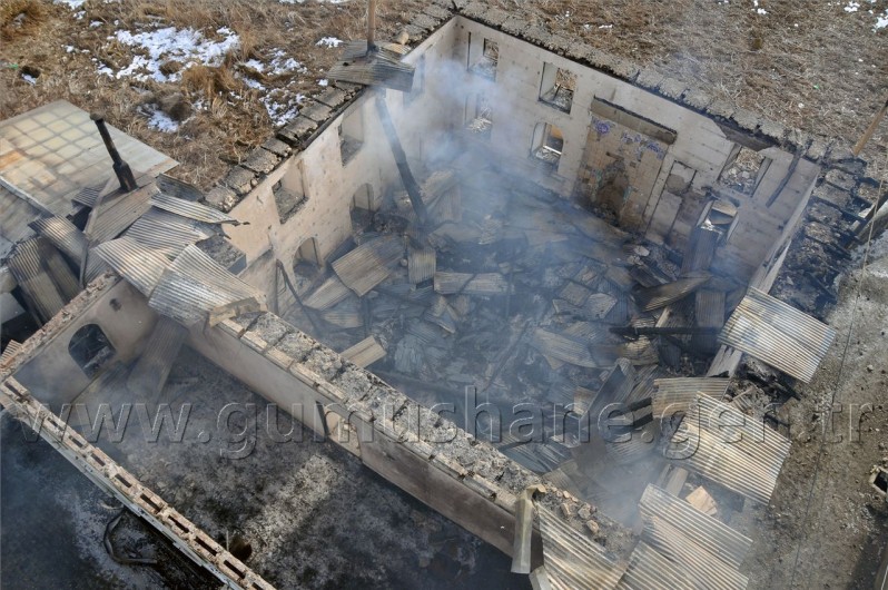 Sadak'ta Tarihi Cami Yangında Kül Oldu 8