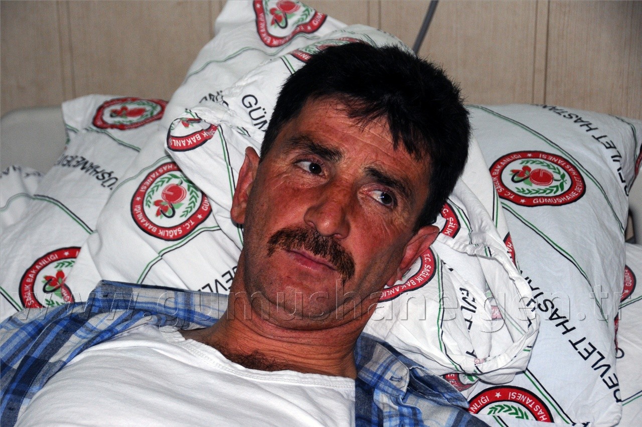 Uyardığı Gençlerin Bıçaklı Saldırısına Uğradı 3