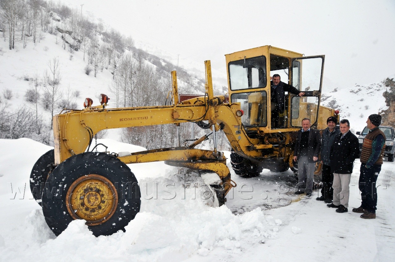 Köy Yollarında Hummalı Çalışma 12