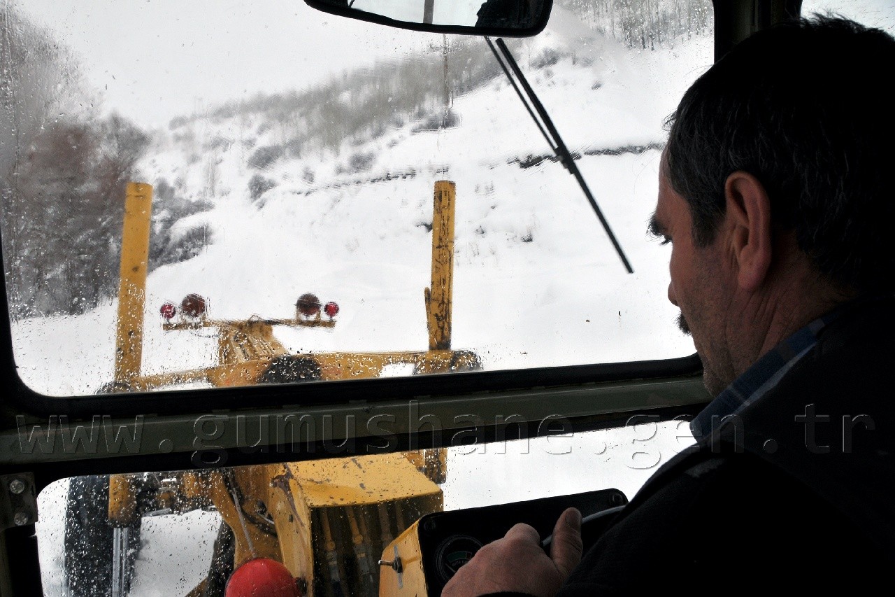 Köy Yollarında Hummalı Çalışma 13