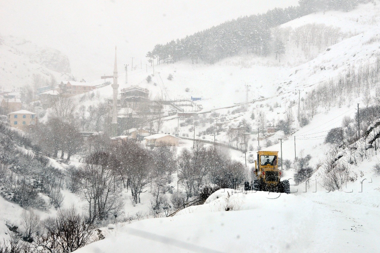 Köy Yollarında Hummalı Çalışma 15