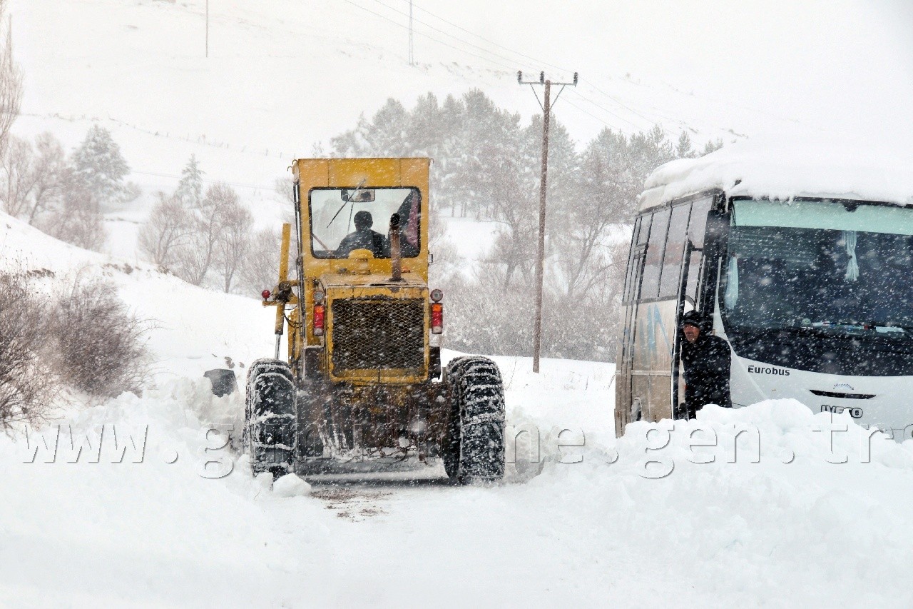 Köy Yollarında Hummalı Çalışma 20
