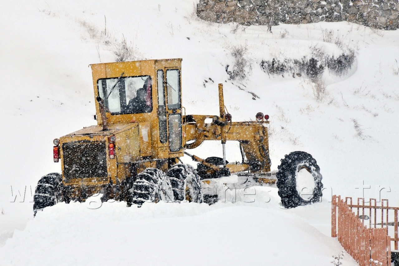 Köy Yollarında Hummalı Çalışma 28