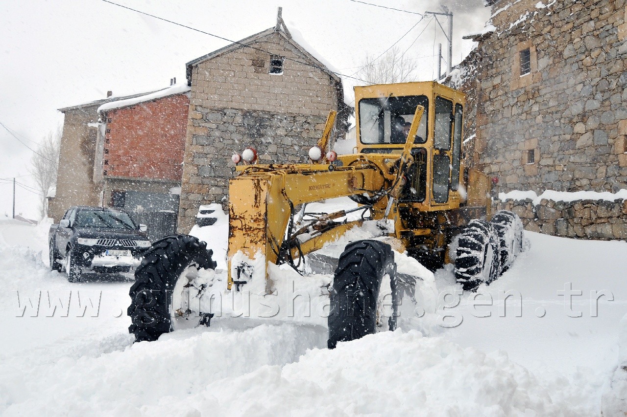 Köy Yollarında Hummalı Çalışma 30