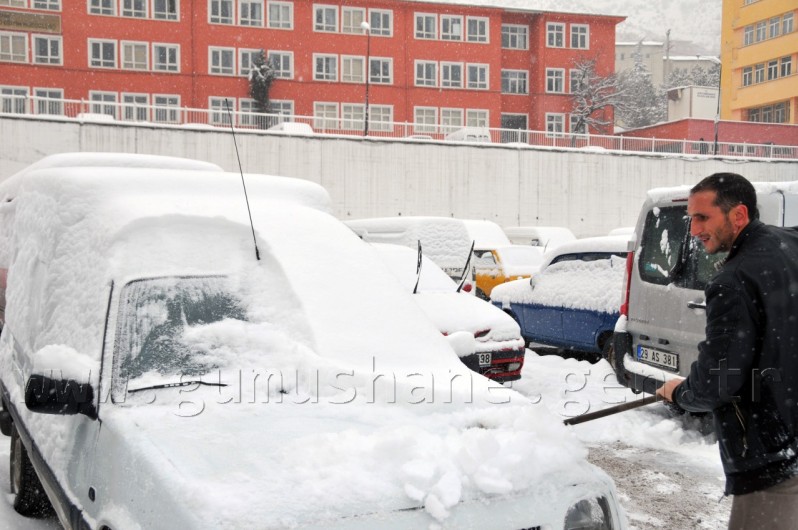 Gümüşhane'de Kar: 120 Köy Yolu Ulaşıma Kapandı 3
