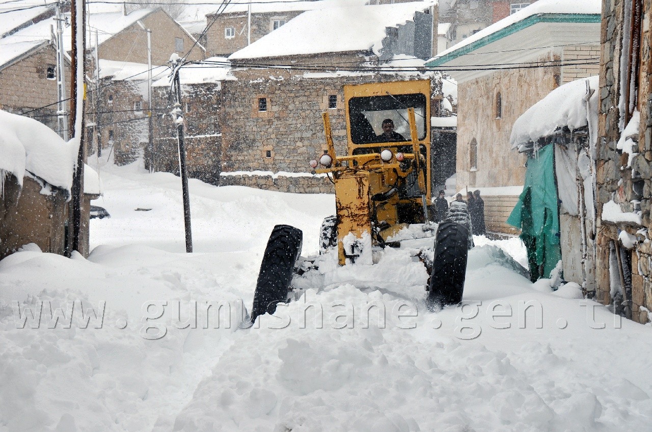 Köy Yollarında Hummalı Çalışma 31