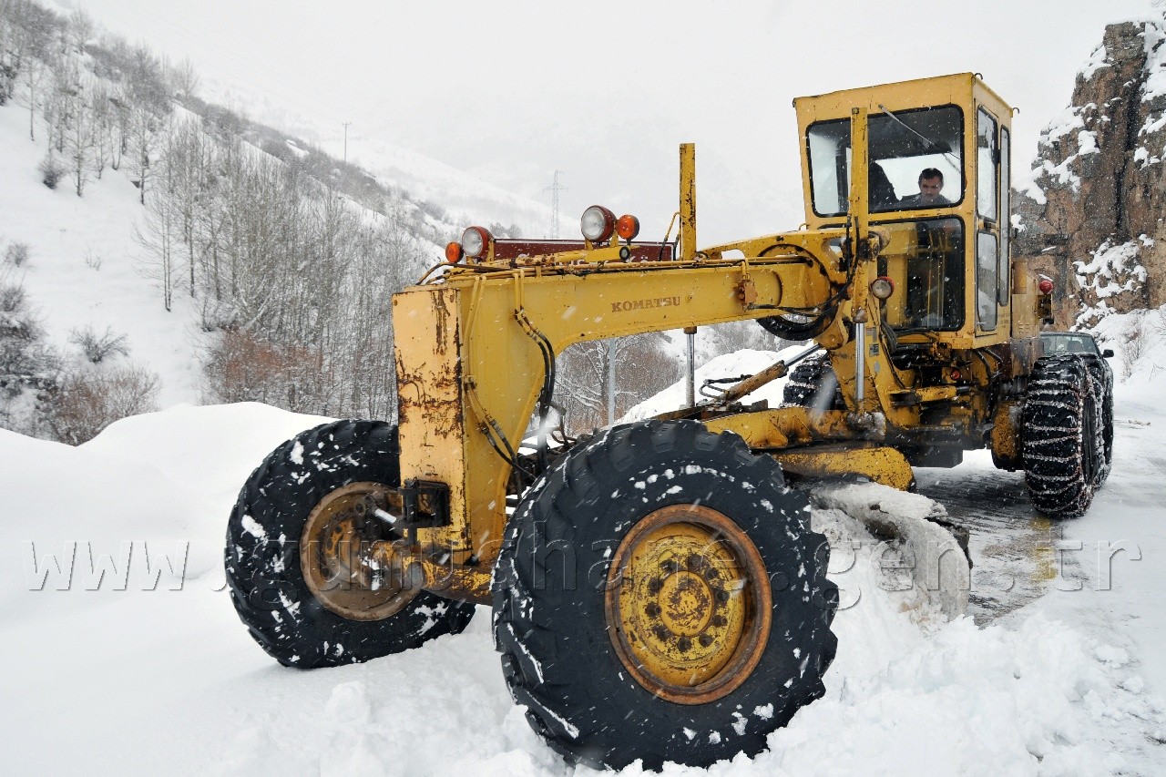 Köy Yollarında Hummalı Çalışma 11