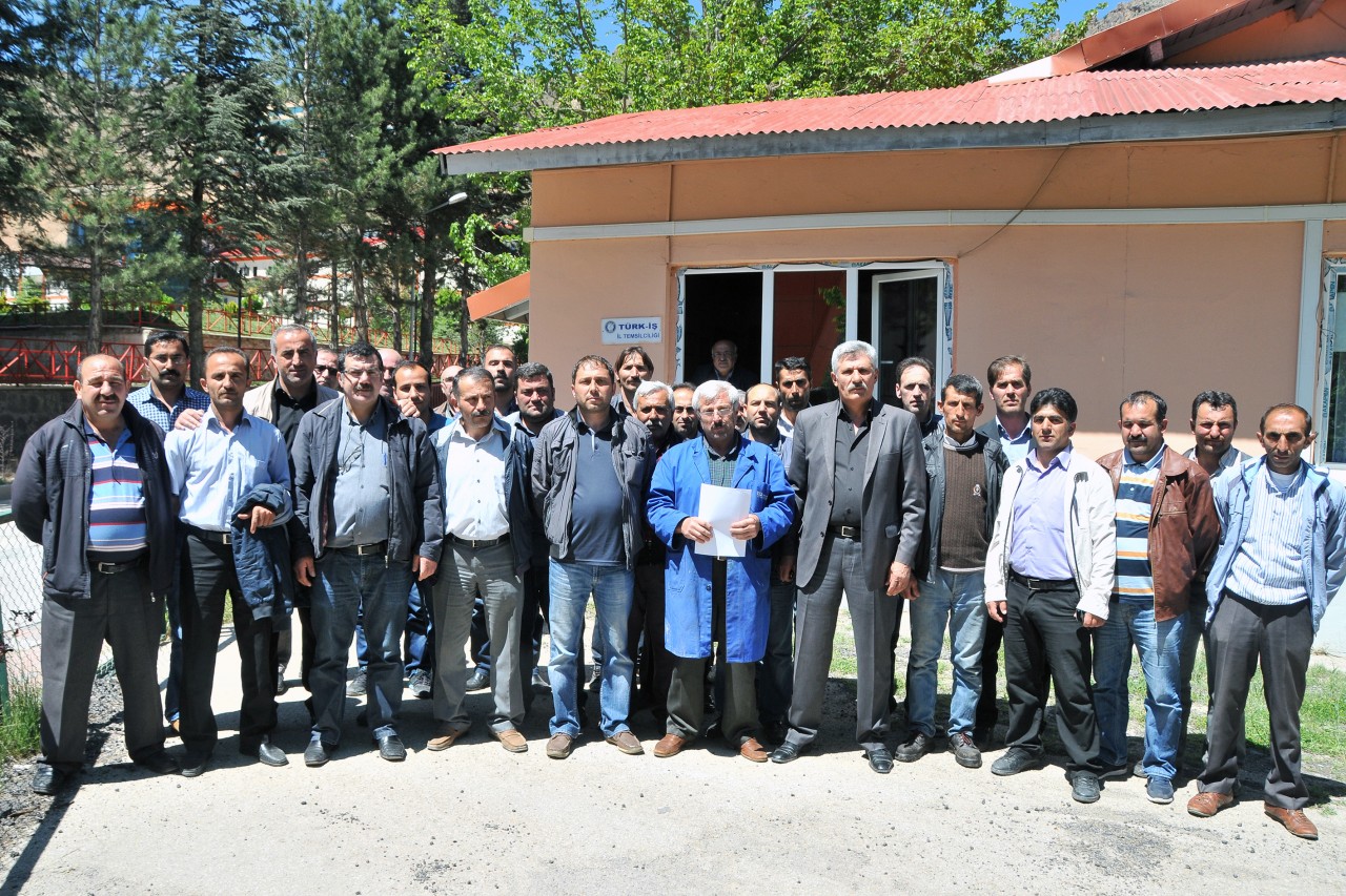 Gümüşhane'de İşçiler Soma Madencileri İçin İş Bıraktı 2