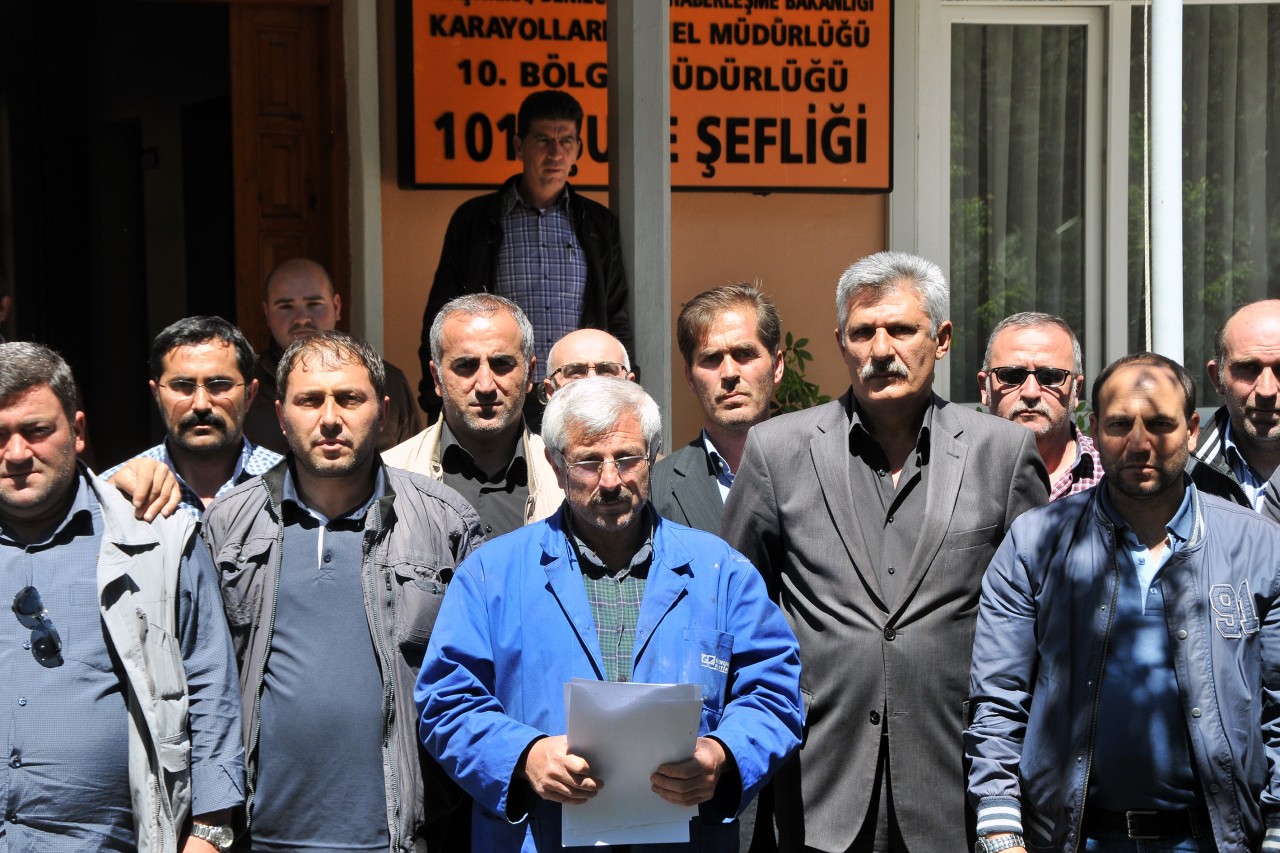 Gümüşhane'de İşçiler Soma Madencileri İçin İş Bıraktı 3