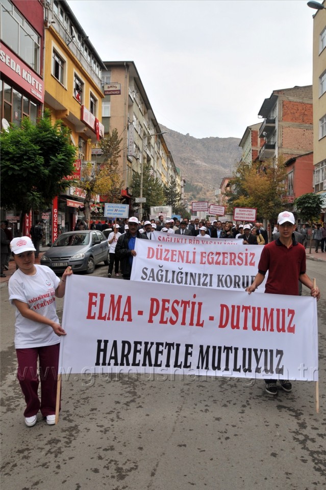 Gümüşhane'de Sağlıklı Yaşam Yürüyüşü Yapıldı 3