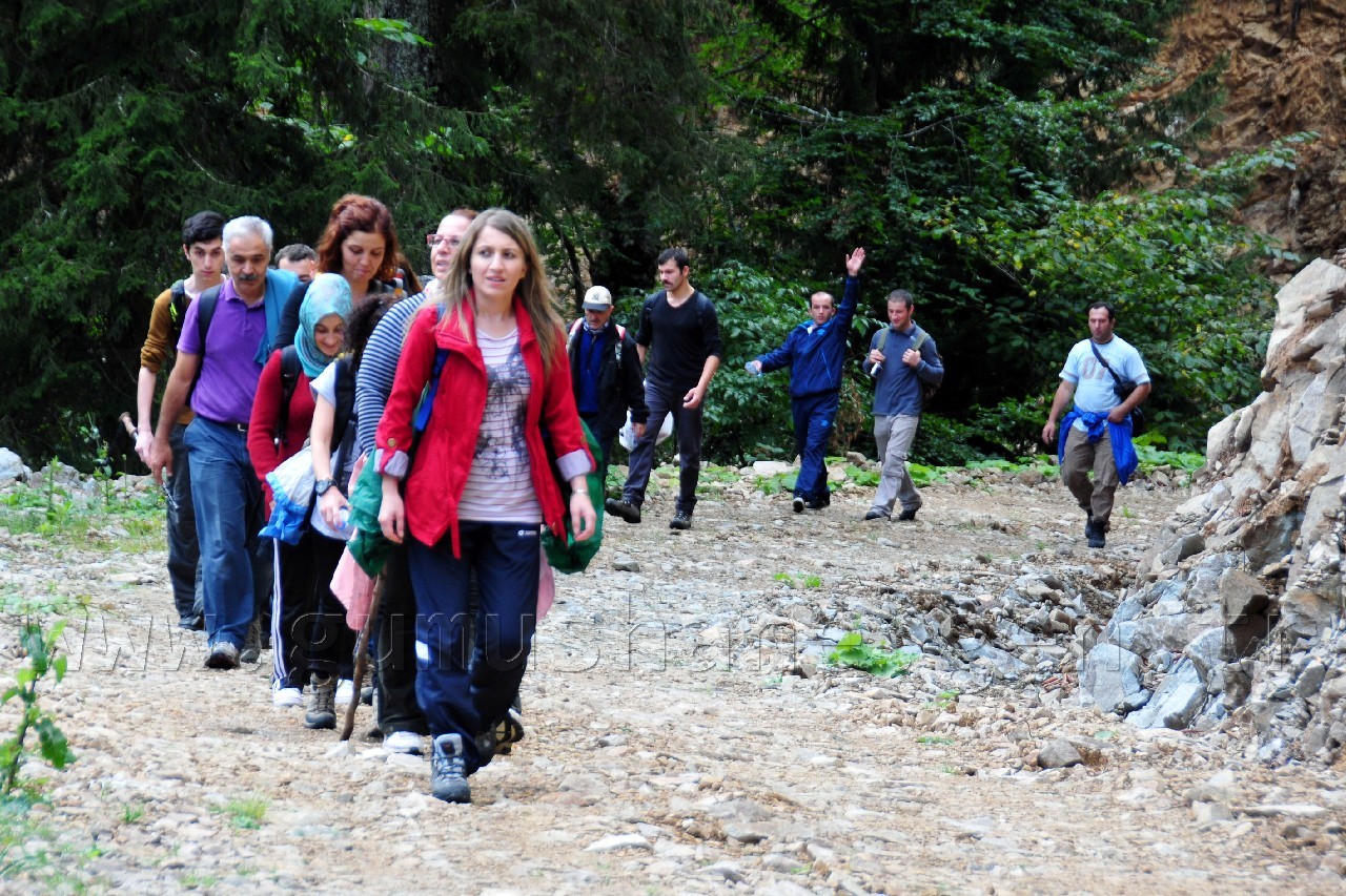 Gümüşhaneli Dağcılar Örümcek Ormanlarında Yürüdü 3